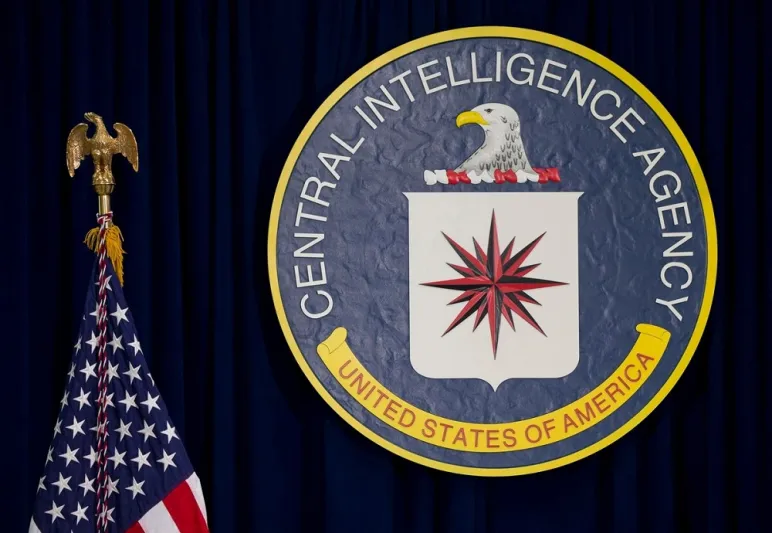 حكاية «الصقر هدسون».. من يجرؤ على مراقبة موظفي الـ CIA؟