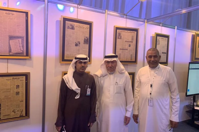  عبد الرزاق خوجة.. خطاط العملة السعودية الذي لمع أسمه منذ 6 عقود «فيديو»