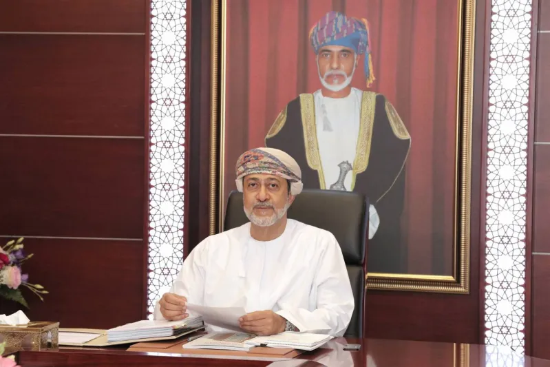 من هو هيثم بن طارق آل سعيد السلطان الجديد لعُمان؟