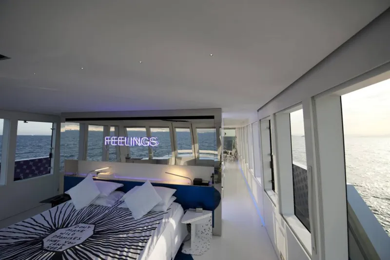 قطعة فنية عائمة على المحيط..شاهد يخت «جيلتي» الفاخر