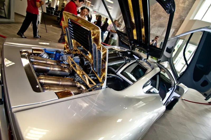 ألماس وذهب وبلاتين..سوبر كارز دخل في تصميمها معادن ثمينة (فيديو وصور)