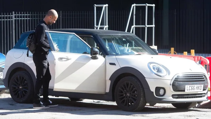 كيف دمر جوارديولا 4 سيارات فخمة منذ قدومه لإنجلترا بسبب قيادته السيئة؟ 