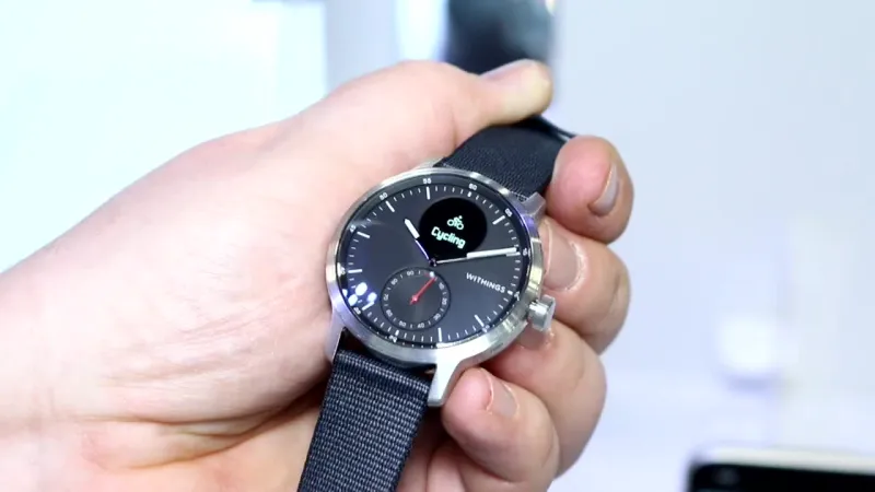 «Scanwatch» ساعة ذكية جديدة تنقذ حياتك أثناء النوم.. كيف تعمل؟ «فيديو»