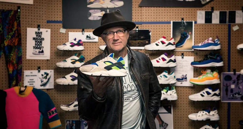 تينكر هاتفيلد.. قصة المهندس المعماري مبدع تصميم الأحذية