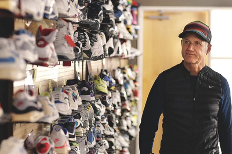 تينكر هاتفيلد.. قصة المهندس المعماري مبدع تصميم الأحذية