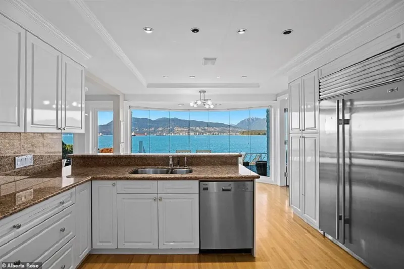 بتكلفة خيالية.. قصر الأمير هاري وميغان الفاخر بكندا «صور»