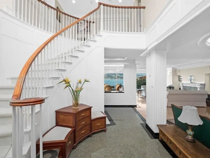 بتكلفة خيالية.. قصر الأمير هاري وميغان الفاخر بكندا «صور»