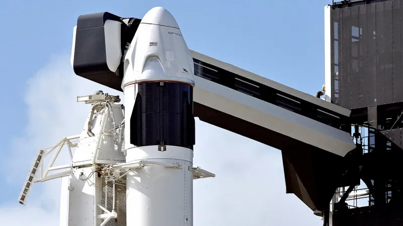 «Space X» تنجح في تجربة جديدة لنقل البشر للفضاء.. تفاصيل «فيديو»