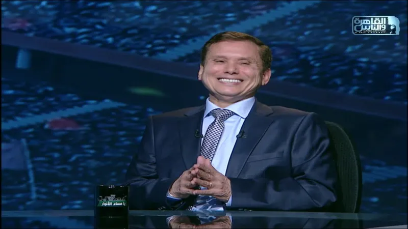 أكبر محترف لكرة القدم في العالم .. بعمر 75 ويسعى لـ«جينيس» (فيديو)