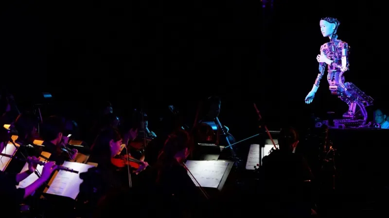 خلال أيام.. روبوت يقود فرقة موسيقية لأول مرة في أوبرا بالإمارات «فيديو»