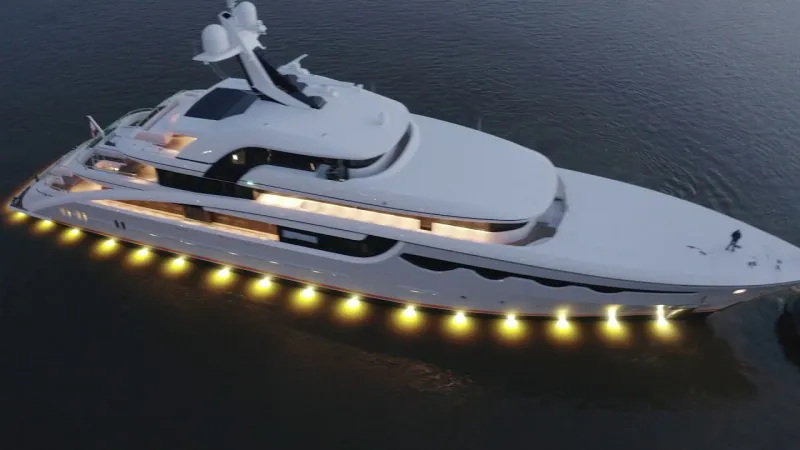 لعشاق الفخامة.. تعرف على مواصفات يخت Launch NB6506 «فيديو»