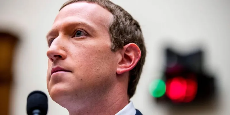 فيسبوك يلتهم ثروة مارك زوكربيرج .. خسائر مليارية