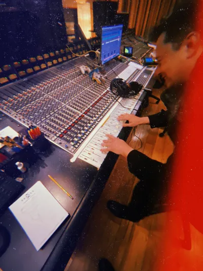 إيلون ماسك يطلق مقطوعة موسيقية بصوته.. استمع إليها 