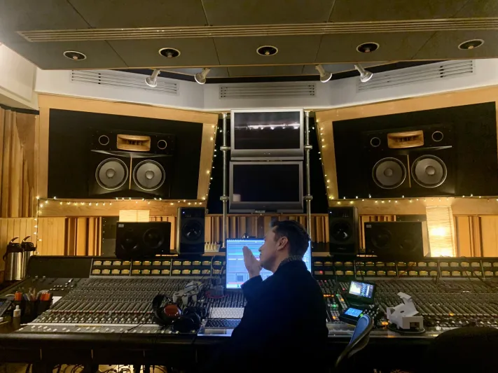 إيلون ماسك يطلق مقطوعة موسيقية بصوته.. استمع إليها 