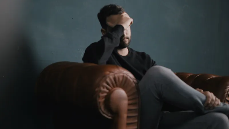 «ترويض القلق».. كيف تخدع عقلك ليتوقف عن التوتر؟ 