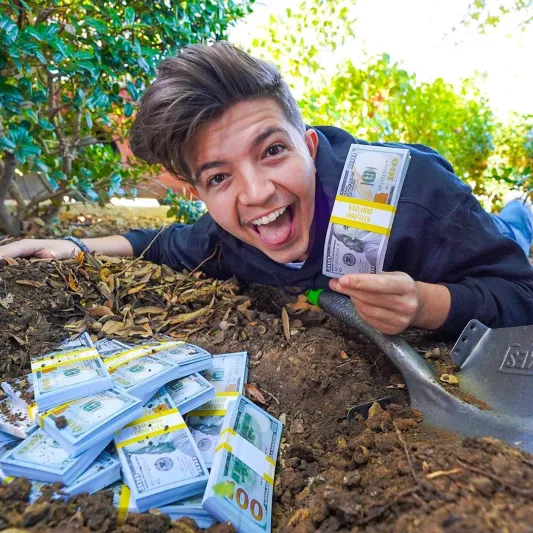 أرباح بالملايين وشهرة عالمية.. أكثر لاعبي الفيديو دخلًا في العالم