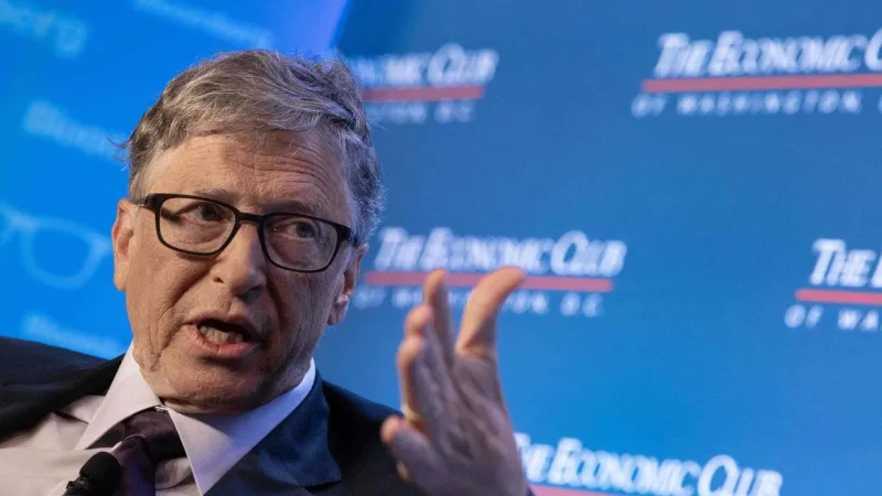 «مايكروسوفت» تخسر مليارات الدولارات خلال 5 دقائق.. ما دور جيف بيزوس؟