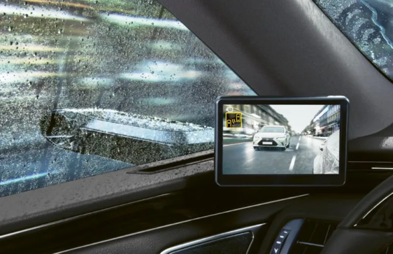  لكزس تكشف عن ميزة  هي الأولي من نوعها في العالم (فيديو)