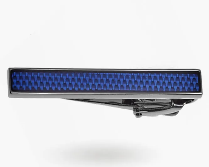 مشبك ربطة العنق.. إليكم تاريخه وقواعد استخدامه 