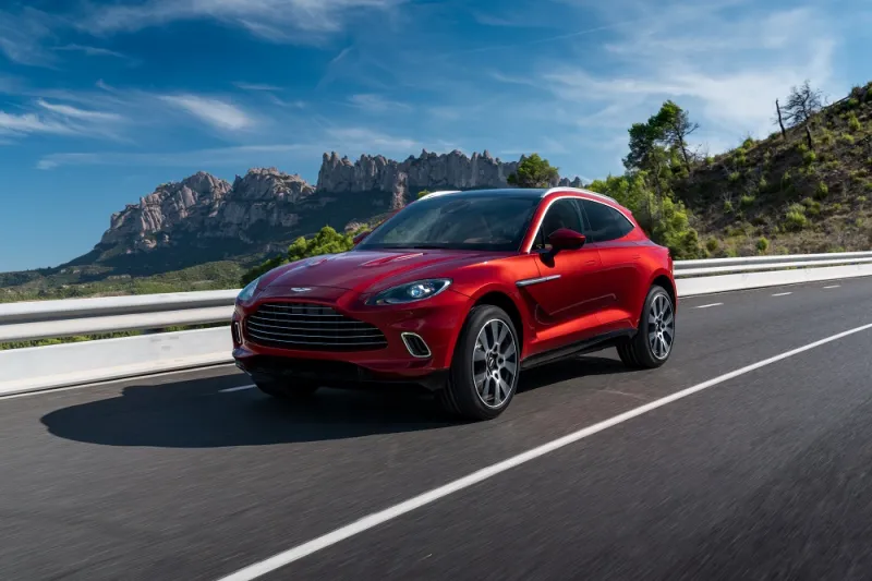 أهم سبع سيارات في معرضي دبي ولوس أنجليس: حينما تتألق التكنولوجيا في سوق خاملة