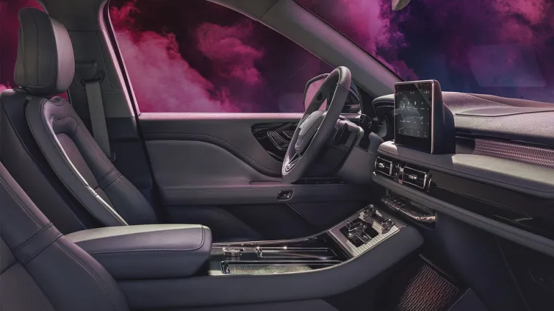 أهم سبع سيارات في معرضي دبي ولوس أنجليس: حينما تتألق التكنولوجيا في سوق خاملة