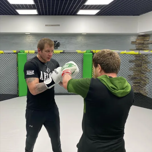 الرئيس الشيشاني في حلبة مصارعة..ماذا يفعل؟! «صور»