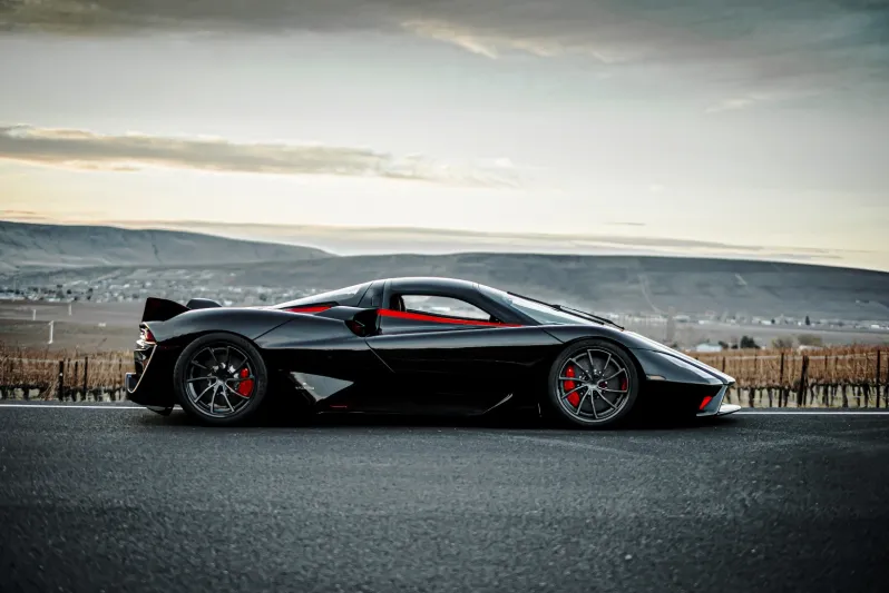  بنسخ محدودة..شركة أمريكية تطلق أسرع سيارة في العالم (فيديو)