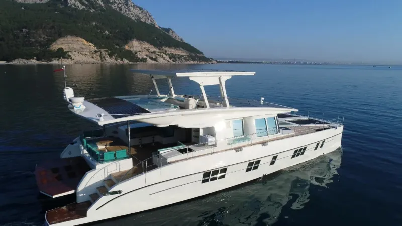 بـ 5.5. مليون دولار.. يخوت فاخرة تعمل بالطاقة الشمسية (فيديو)