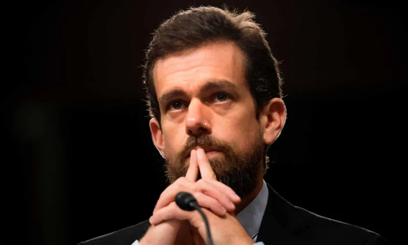 هل يفقد «جاك دورسي» منصبه في تويتر؟