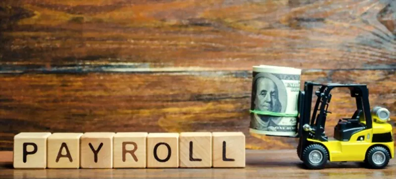 أنت المستفيد.. لماذا عليك رفع أجور موظفيك؟