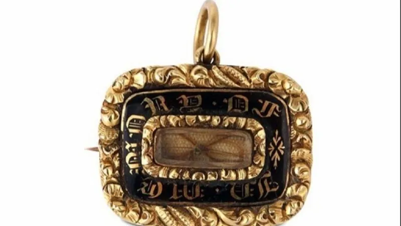 خصلة شَعر شاعر إنجليزي تباع في مزاد بسعر لا يصدق