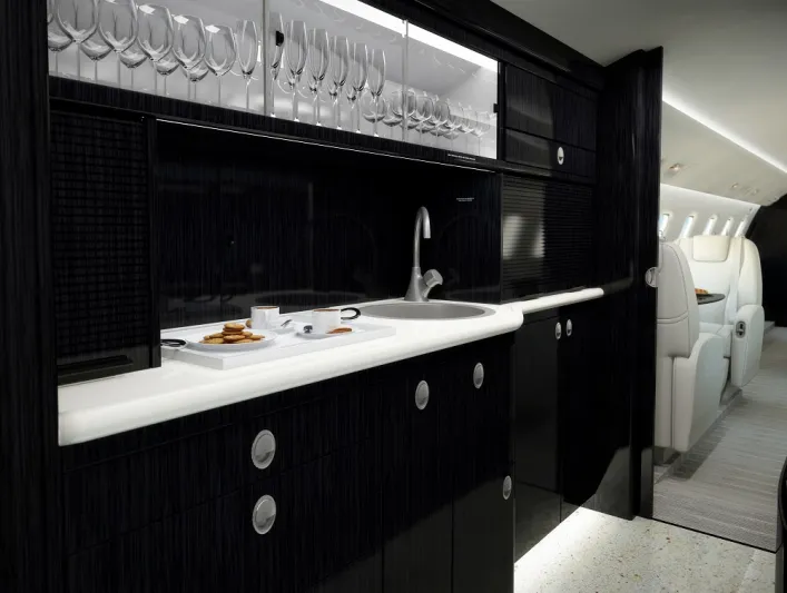 إمبرير ليغاسي 650.. مقصورتها توفر السلامة والمدى الطويل 