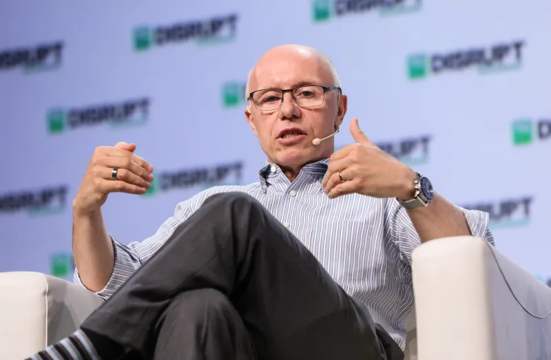 المغامر الناجح دوجلاس ليون.. كيف قاده العمل الشاق إلى انتصارات عظيمة 