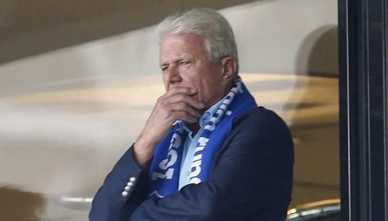 ملياردير يتعهد بإهداء مصل كورونا للعالم 