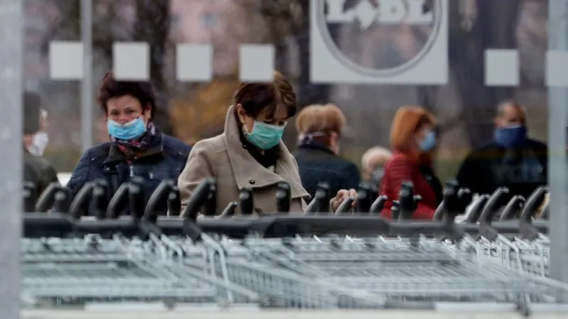 سرقة المستلزمات الطبية .. كورونا تشعل حرب الشوارع بين الدول ! (فيديو)