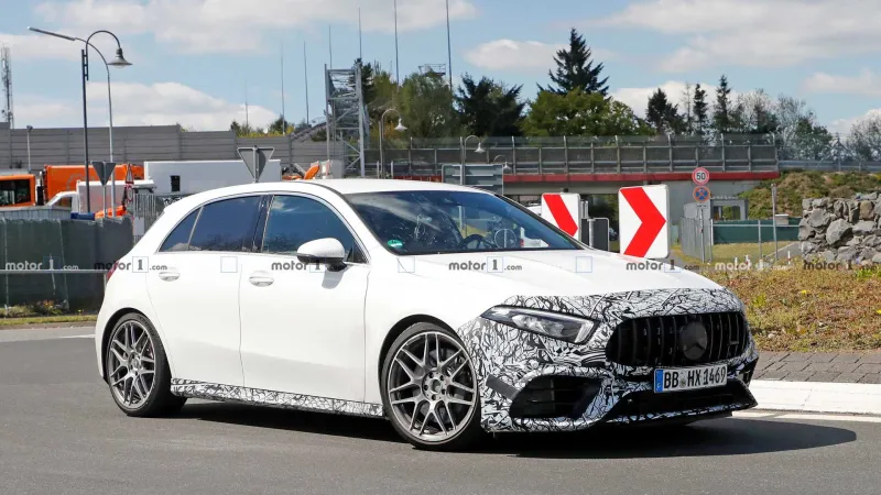 واحدة من أقوى السيارات الصغيرة في العالم من مرسيدس «فيديو»