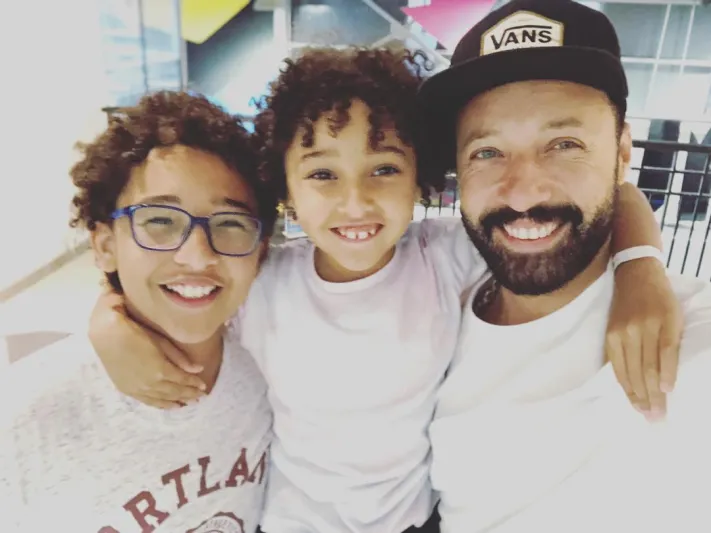 لايعرفون الملل..كيف يقضي مشاهير العالم أوقاتهم في الحجر الصحي؟