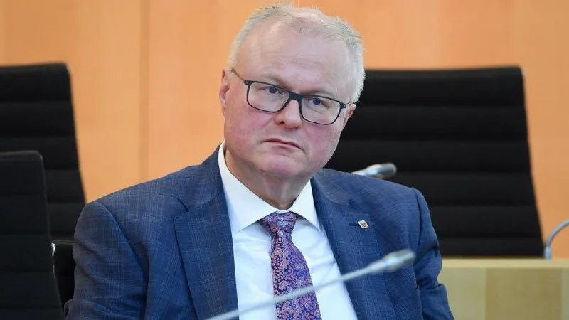 صدمة في ألمانيا.. انتحار وزير مالية محلي تزامنًا مع رعب كورونا