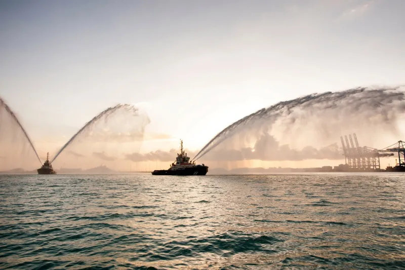 لماذا بدأت السفن التجارية حول العالم إطلاق أبواقها مساء كل يوم؟