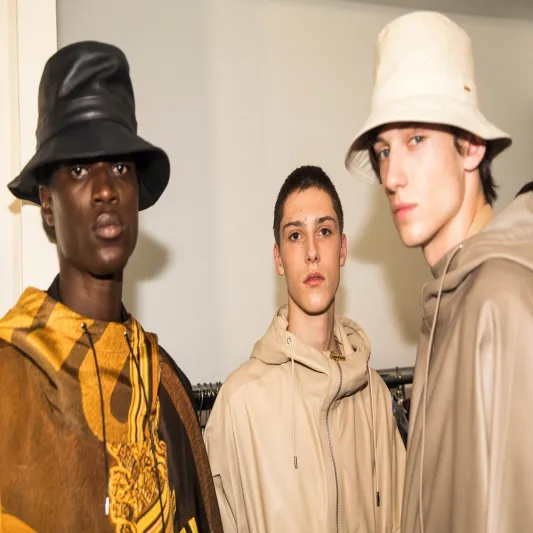 علامة دانهل تتعاون مع الفنان كينتا كوباياشي لإطلاق تشكيلتها المصغرة الجديدة 