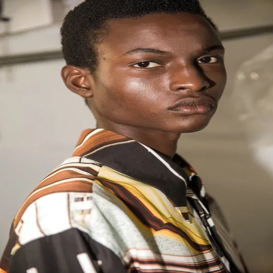 علامة دانهل تتعاون مع الفنان كينتا كوباياشي لإطلاق تشكيلتها المصغرة الجديدة 