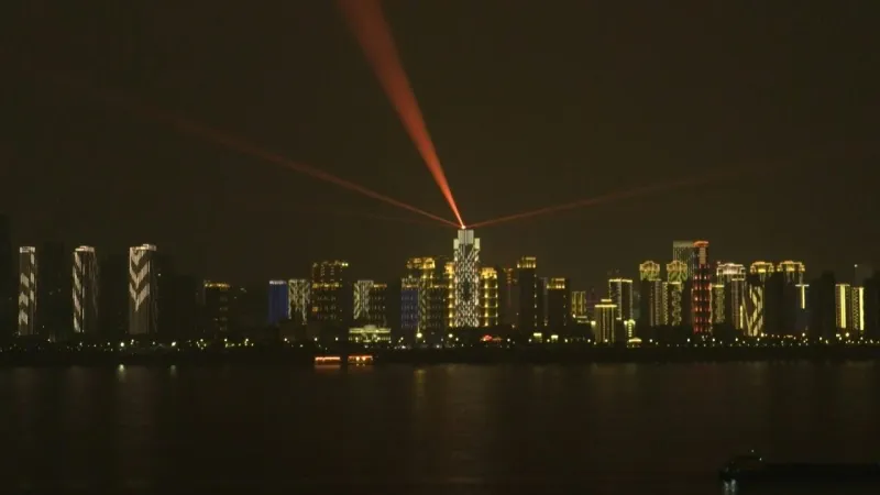 تلألأت بالأضواء..ووهان تحتفل بانتصارها على كورونا (فيديو)