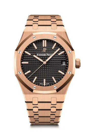 للأناقة عنوان.. 3 ساعات بديعة بلون الذهب 