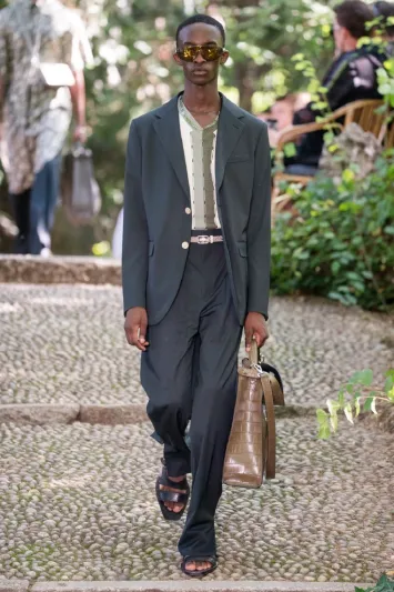 أزياء ربيع وصيف 2020... فجر جديد لأناقة الرجل 