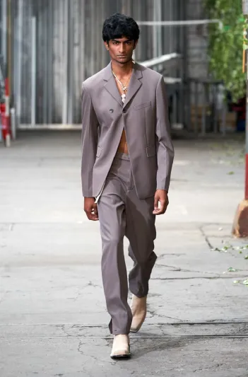 أزياء ربيع وصيف 2020... فجر جديد لأناقة الرجل 