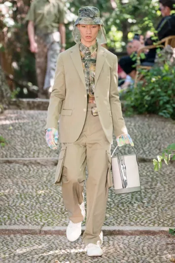 أزياء ربيع وصيف 2020... فجر جديد لأناقة الرجل 