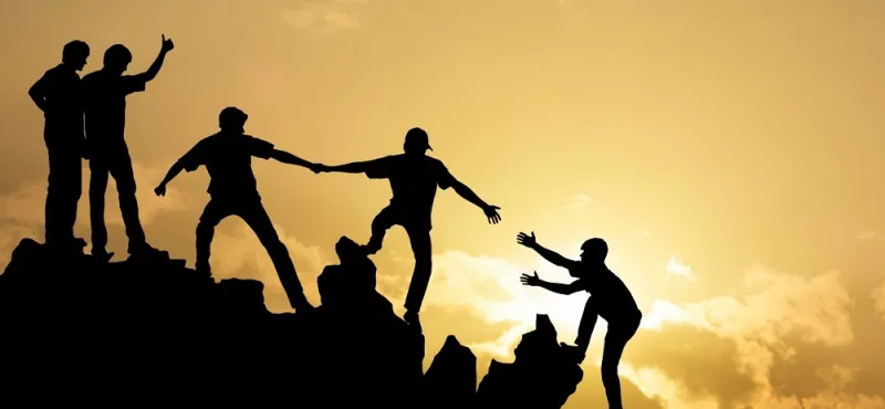 كيف يزيد العمل بروح الفريق الواحد الإنتاجية ويحسّن الأداء؟