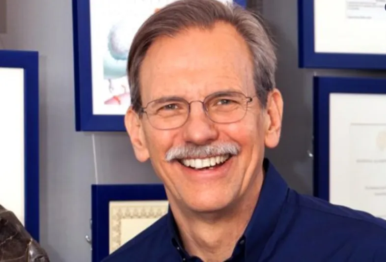 مصائب قوم عند قوم فوائدة ..كورونا تحول بروفيسور إلى ملياردير 