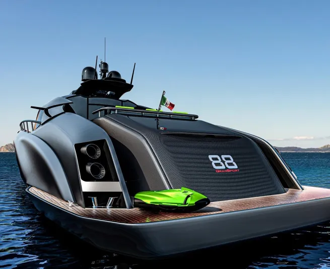 لعشاق لامبورجيني..يخت فاخر مستوحى من الأسطورة "هوراكان أيفو سبايدر" (فيديو)