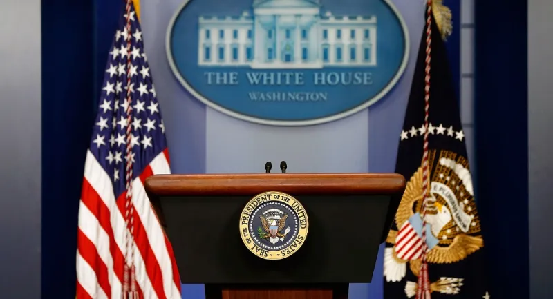 فيديو مسرب للبيت الأبيض يكشف المؤامرة الخفية وراء كورونا! (فيديو)